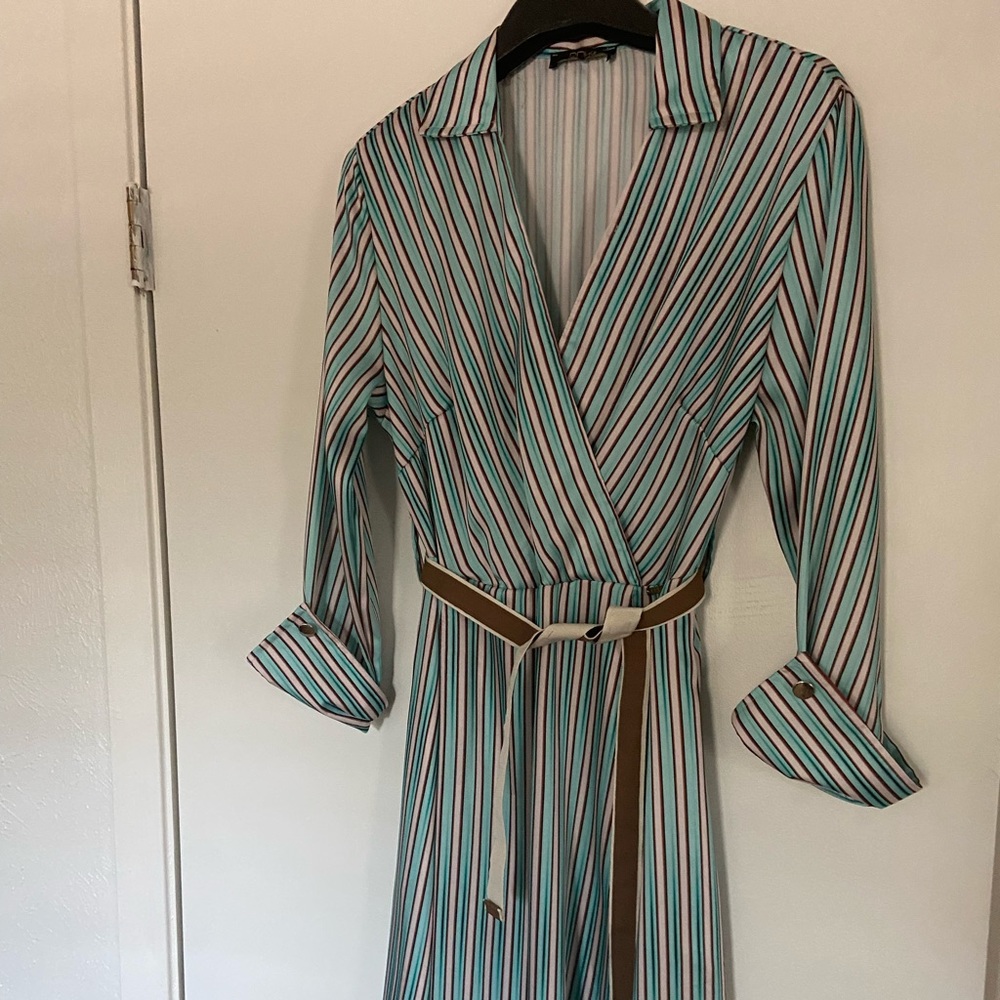 Beautiful striped midi dress with belt.